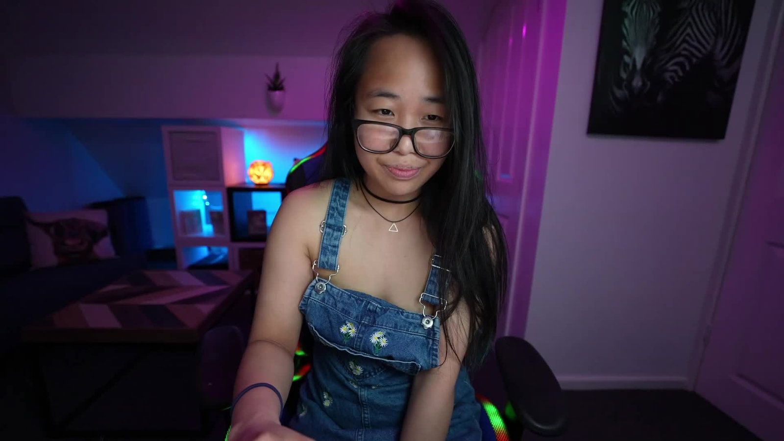 naughtynerdygirl Chaturbate recording at 2022-05-01 10:54:00