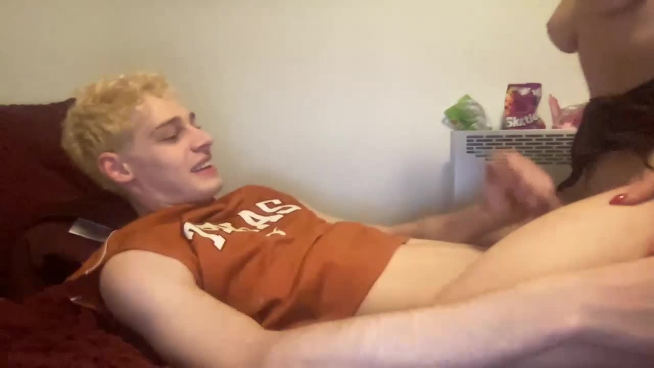 frankyplowsluna Chaturbate recorded on 2022-06-01 04:27:00 - SheWasLive