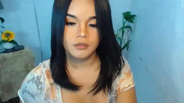 lucy_heartfiliaxxx Chaturbate recording at 2022-06-05 11:07:00