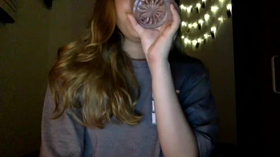 ladybird21 Chaturbate recording at 2022-06-14 11:08:00