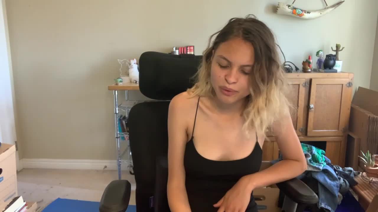 hermione1999 Chaturbate recorded on 2022-07-03 22:14:00 - SheWasLive