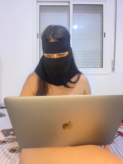 arabiaana Stripchat recorded on 2022-07-17 01:23:00 - SheWasLive