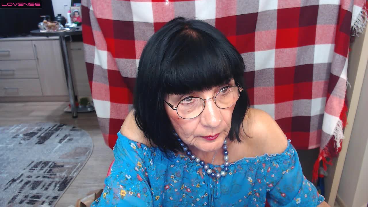 tina_joness Chaturbate recording at 2022-08-10 22:24:00