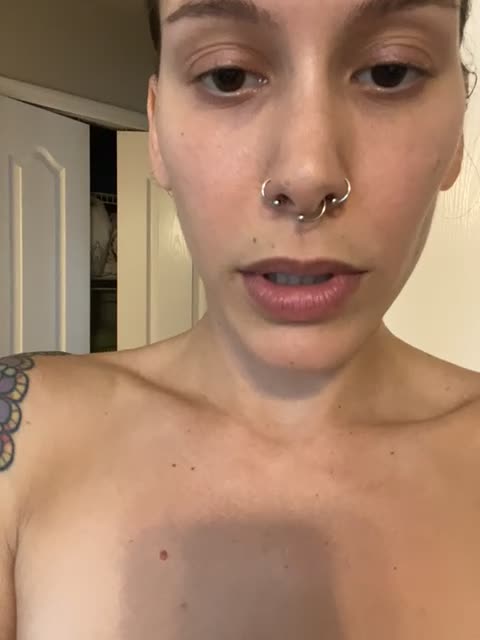 lil_martian Stripchat recording at 2022-08-12 13:44:00