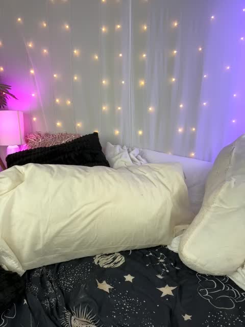 karissachantelle Stripchat recording at 2022-08-18 05:23:00