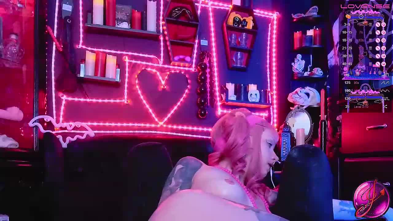 ivey_and_james Chaturbate recorded on 2022-08-19 00:03:00 - SheWasLive