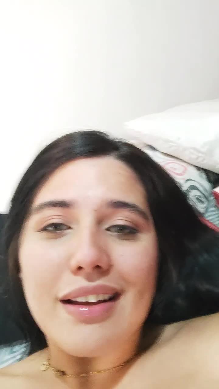 siaparis Chaturbate recording at 2022-11-13 05:45:00