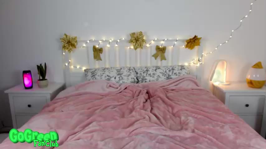 ambertan1 Chaturbate recorded on 2022-12-22 20:09:24 - SheWasLive