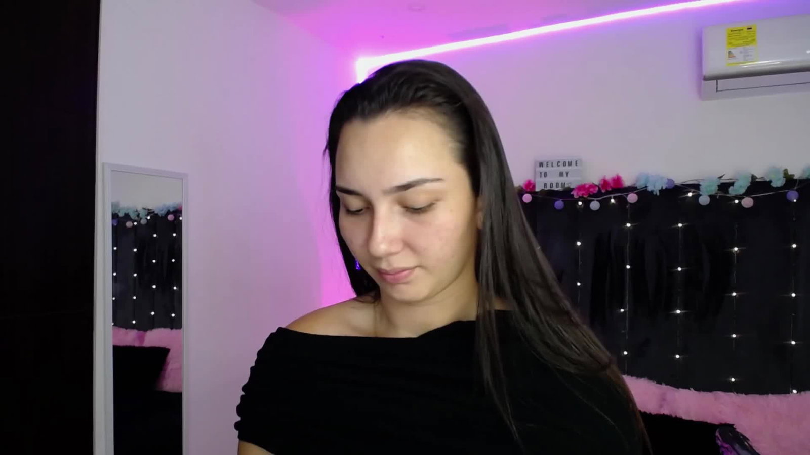 ava__blue Chaturbate recording at 2022-12-23 21:53:22
