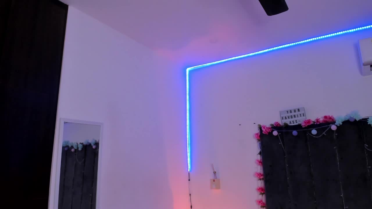 ava__blue Chaturbate recording at 2023-03-20 03:22:01