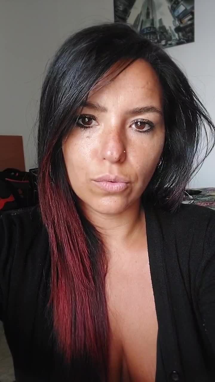 allyson22andy Stripchat recording at 2023-04-05 17:00:27