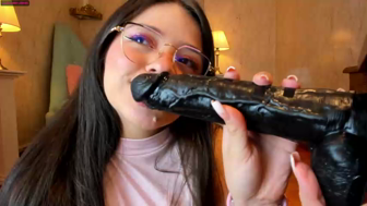 cammiefoals Chaturbate recording at 2023-06-19 22:17:00