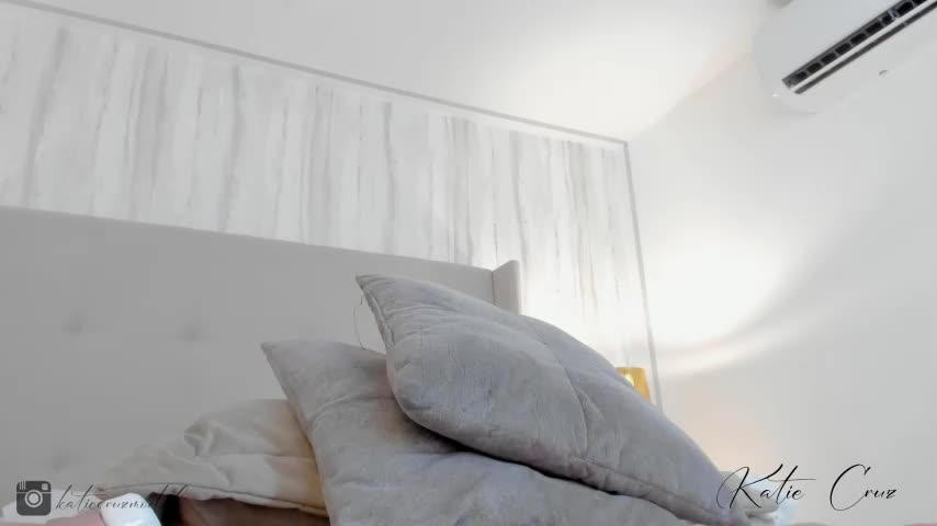 katiecruz_ Chaturbate recording at 2023-08-01 23:17:00