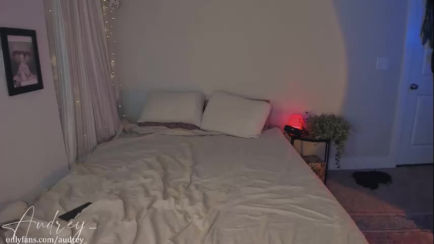 audrey_ Chaturbate recording at 2023-08-04 07:18:00