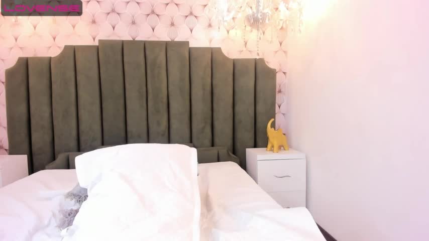 PilarJones_ Stripchat recording at 2023-08-04 18:35:00