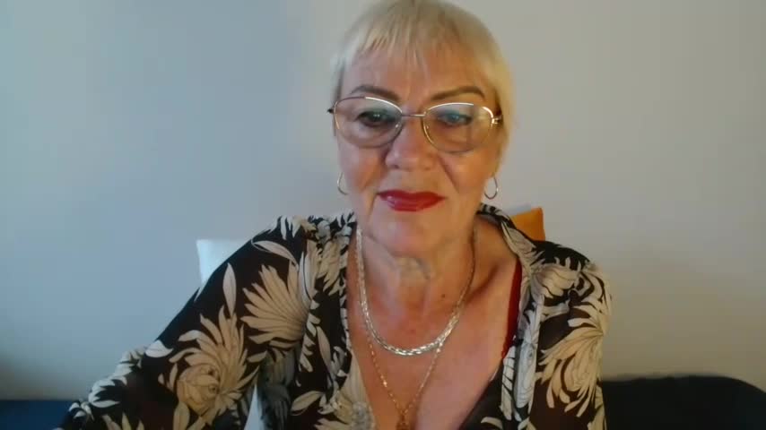 JenaCheim Stripchat recording at 2023-08-05 08:16:00