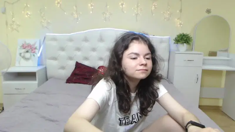 TinaRedly Stripchat recording at 2023-08-09 17:40:00