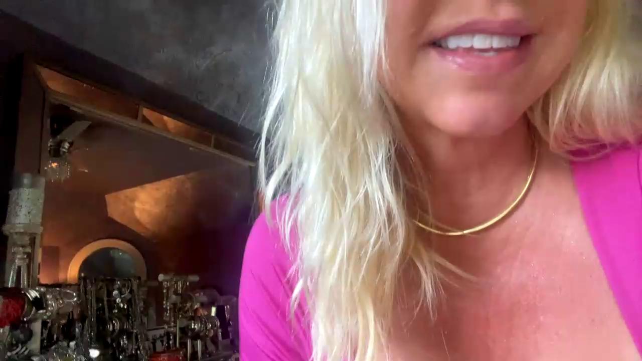 hotmom2222 Chaturbate recording at 2023-08-16 13:47:22
