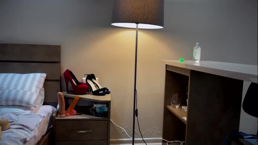 yes_mommy_zlata Chaturbate recording at 2023-08-22 21:16:00