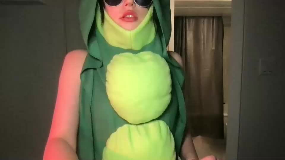 littlesugarpea Chaturbate recording at 2023-08-26 03:51:00