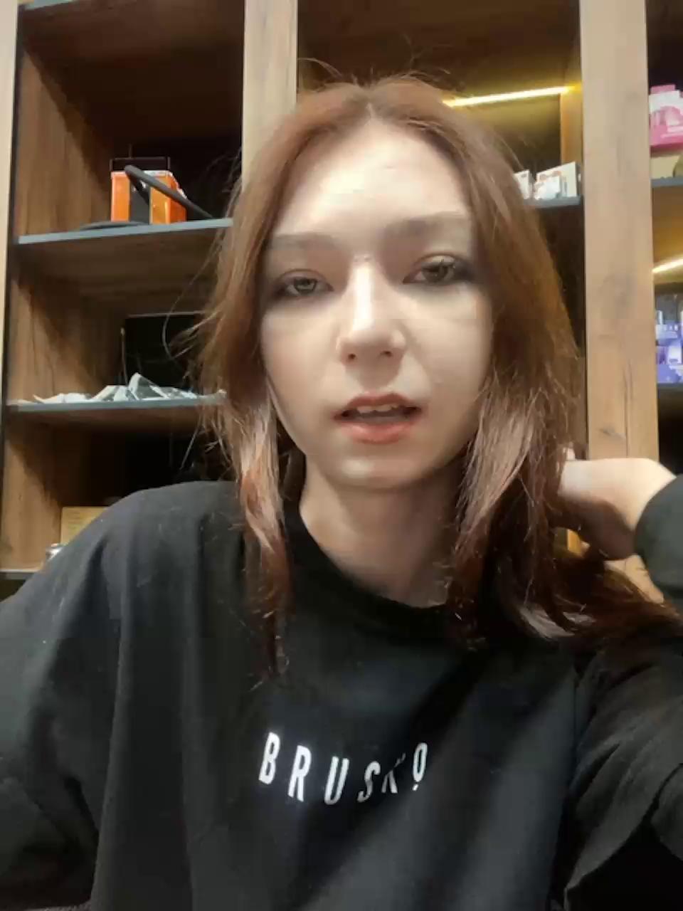 Watch your favourite camgirls for free. 