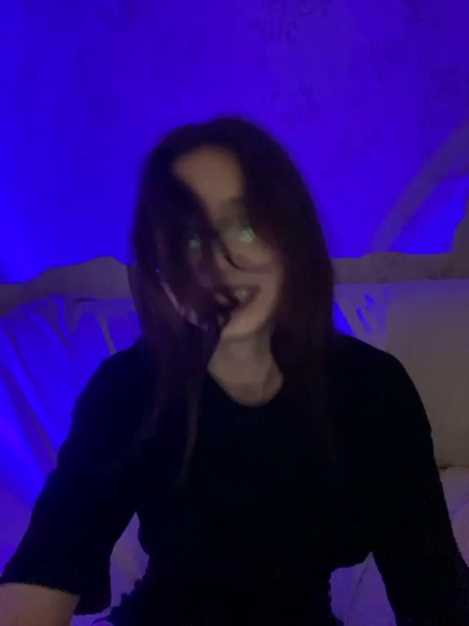 Watch your favourite camgirls for free. 