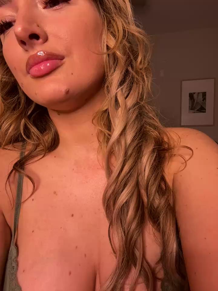 Anaruru222 Stripchat recording at 2025-01-14 00:00:00