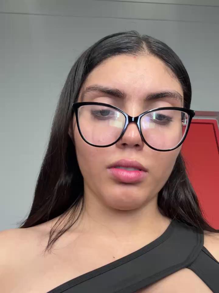 zui_lu Stripchat recording at 2025-02-21 00:00:00