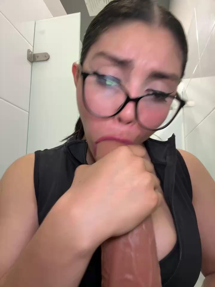 zui_lu Stripchat recording at 2025-03-31 00:00:00