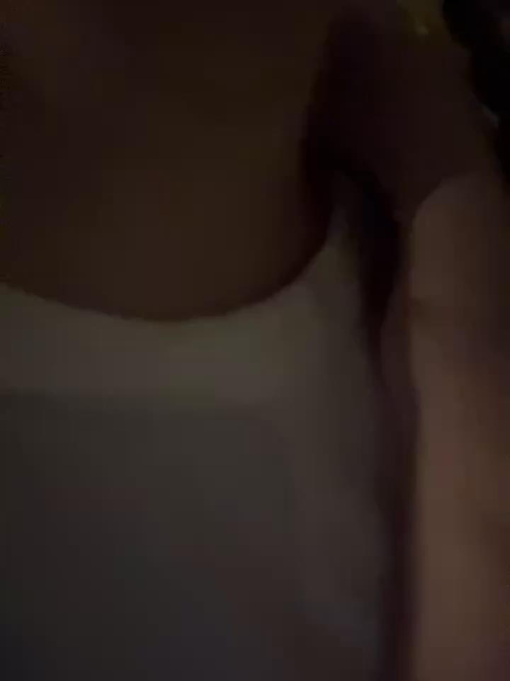 bambi_lu Stripchat recording at 2025-04-20 00:00:00