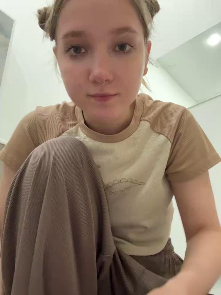 bambi_lu Stripchat recording at 2025-05-13 00:00:00