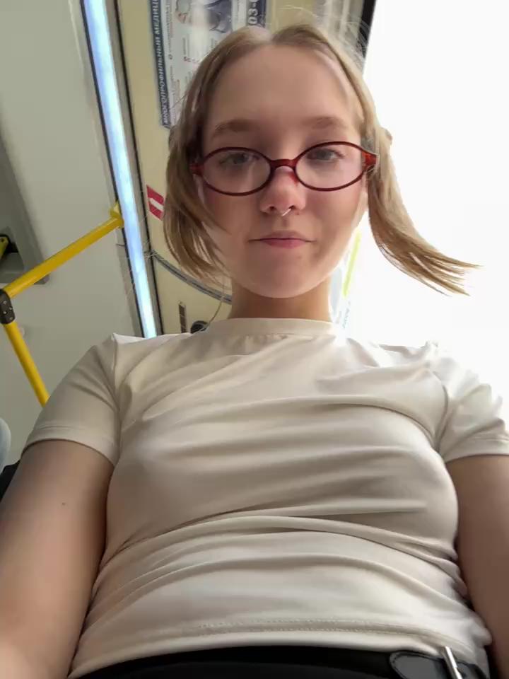bambi_lu Stripchat recording at 2025-05-18 00:00:00