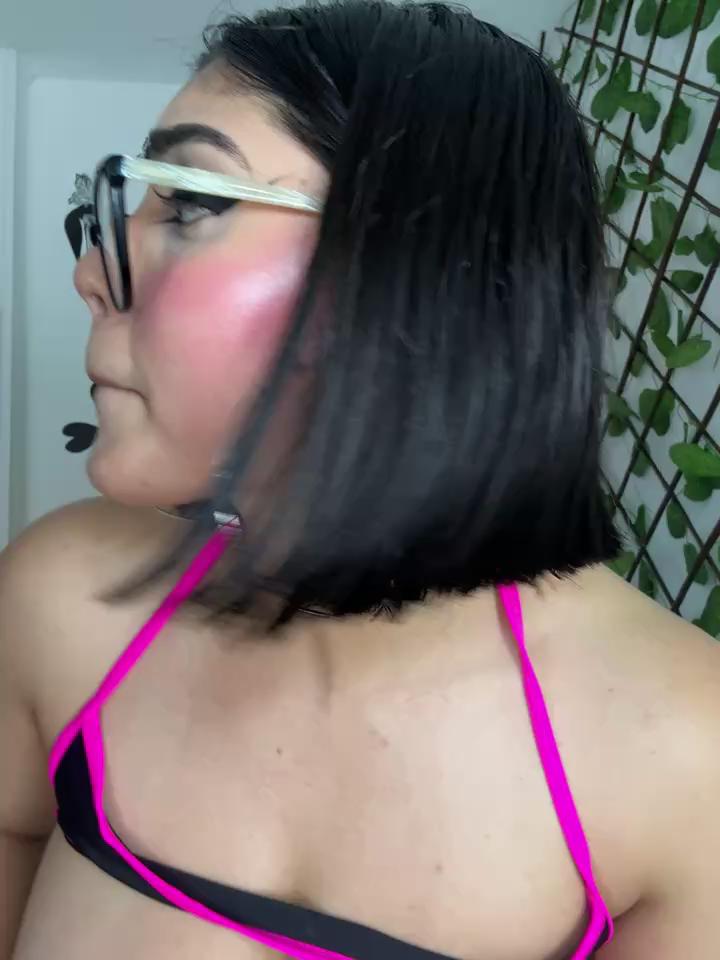 zui_lu Stripchat recording at 2025-07-15 00:00:00