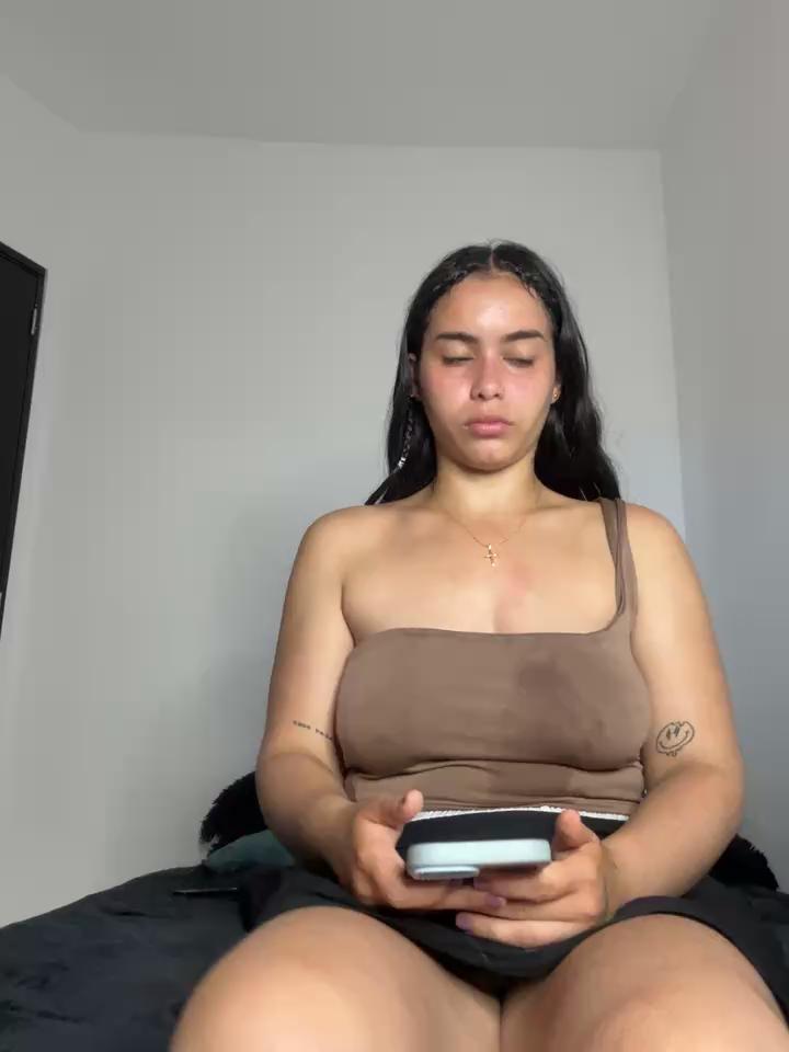 SophieRoyals Stripchat recording at 2025-08-03 00:00:00