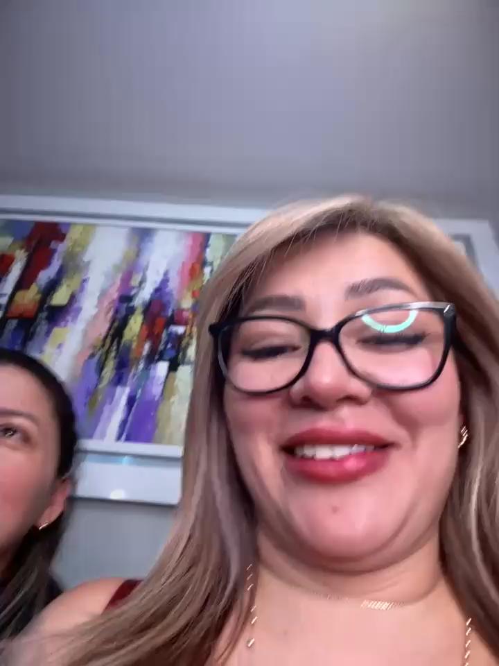 DIANITA_1988 Stripchat recording at 2025-09-12 00:00:00