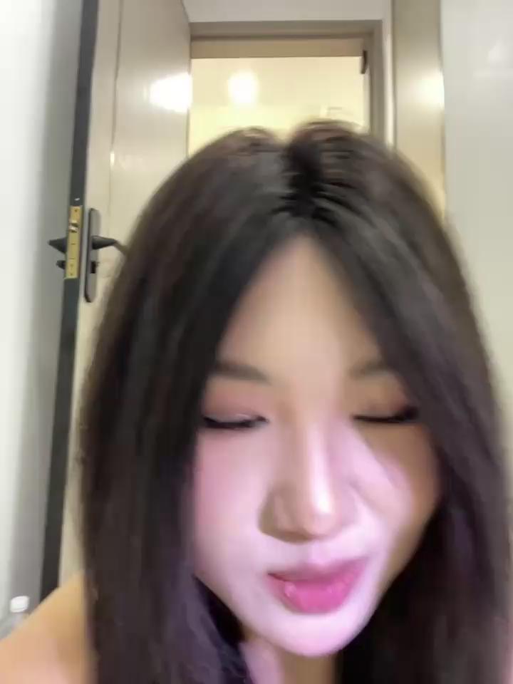 lilyxye77 Stripchat recording at 2025-09-12 00:00:00