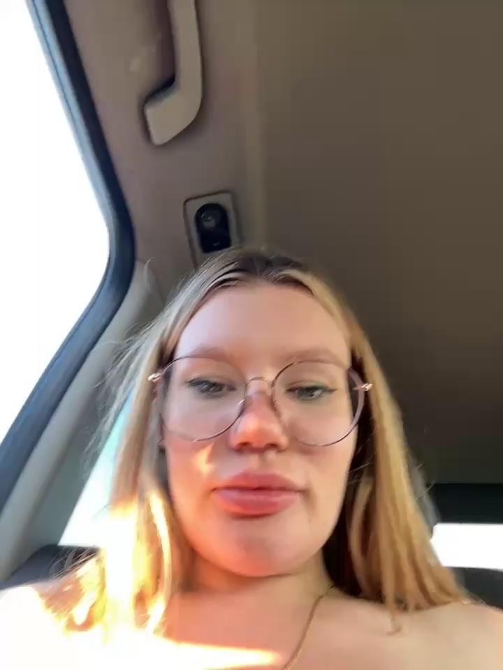 justmilaa Stripchat recording at 2025-09-13 00:00:00