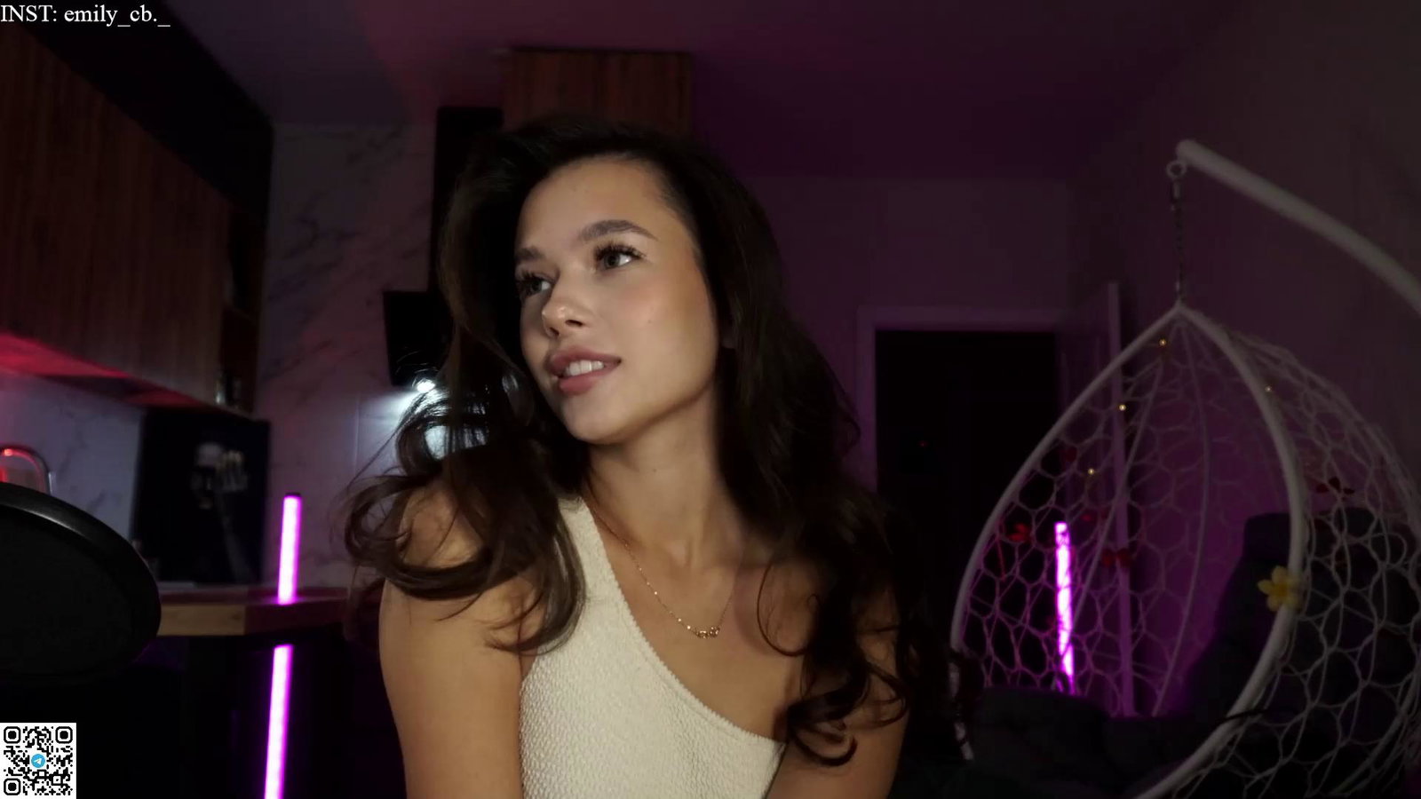emilybatee Chaturbate recording at 2025-09-14 00:00:00