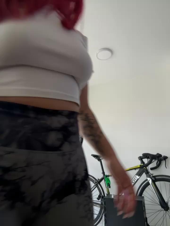 ariiel_ Stripchat recording at 2025-09-14 00:00:00