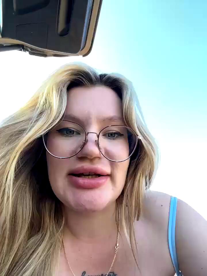 justmilaa Stripchat recording at 2025-09-15 00:00:00