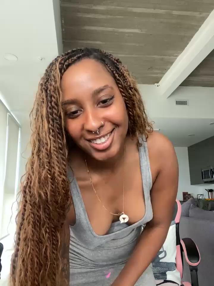 Your_Paris Stripchat recording at 2025-09-15 00:00:00