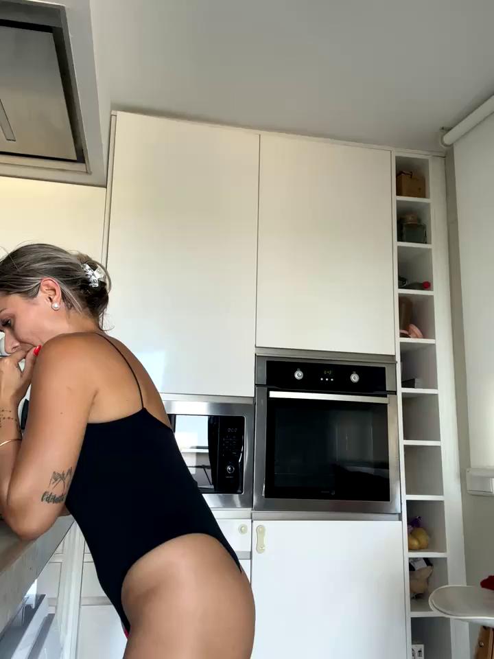 petrouchkaaa_ Stripchat recording at 2025-09-15 00:00:00