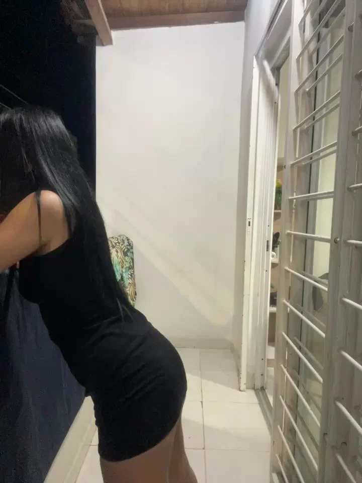 royalgirls_x Stripchat recording at 2025-09-16 00:00:00