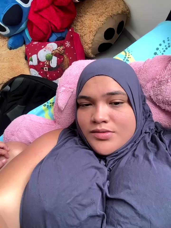 sweetmuslim01 Stripchat recording at 2025-09-27 00:00:00