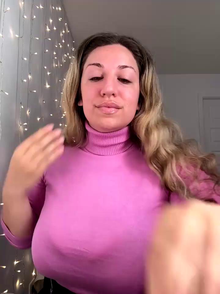 miamellycious Stripchat recording at 2025-09-27 00:00:00