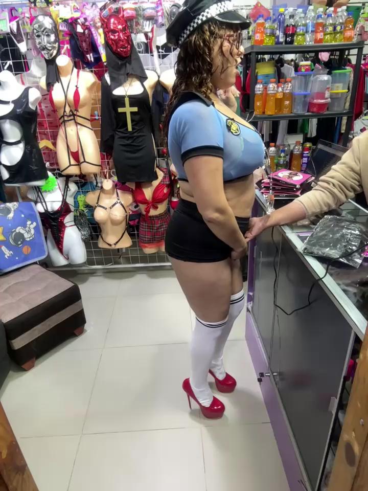 ROSALIASEXSHOP Stripchat recording at 2025-09-28 00:00:00