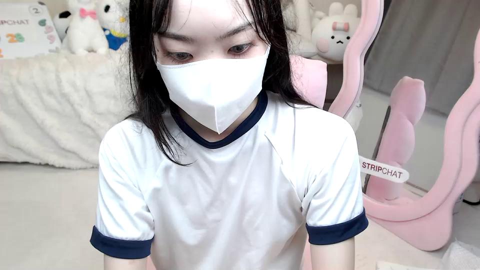 -momoo- Stripchat recording at 2025-09-28 00:00:00