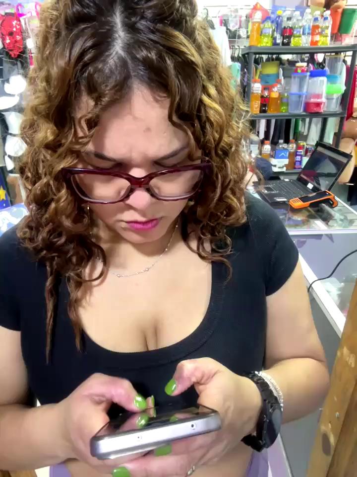 ROSALIASEXSHOP Stripchat recording at 2025-09-29 00:00:00