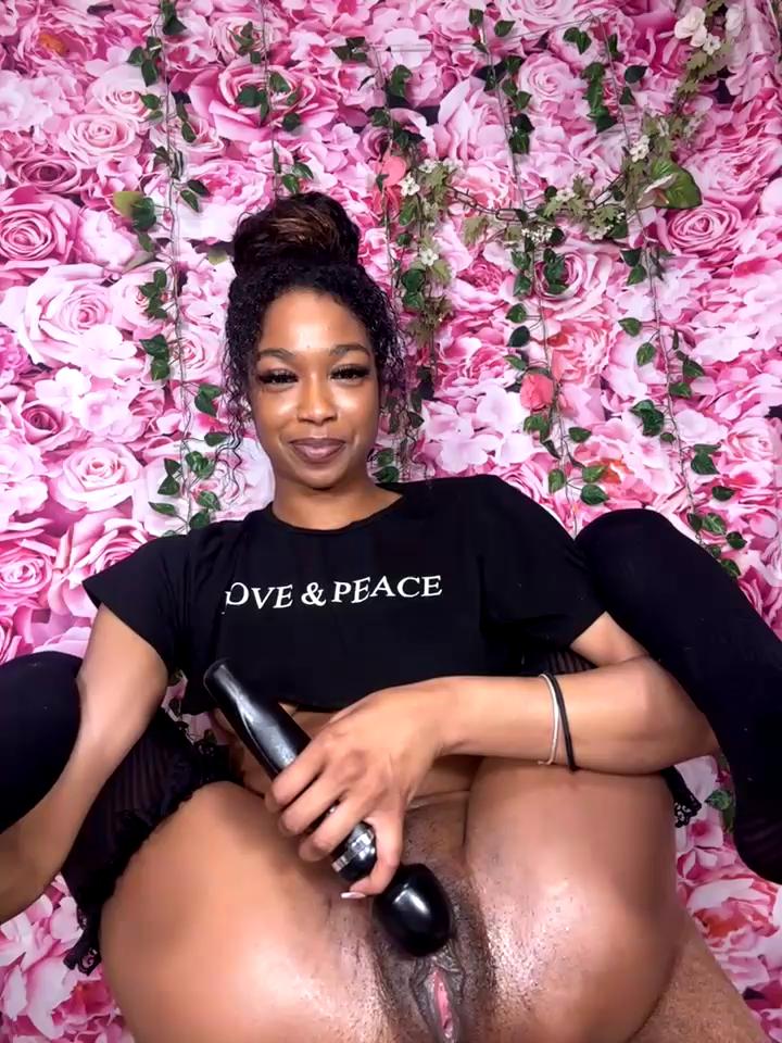 mismialove Stripchat recording at 2025-09-29 00:00:00