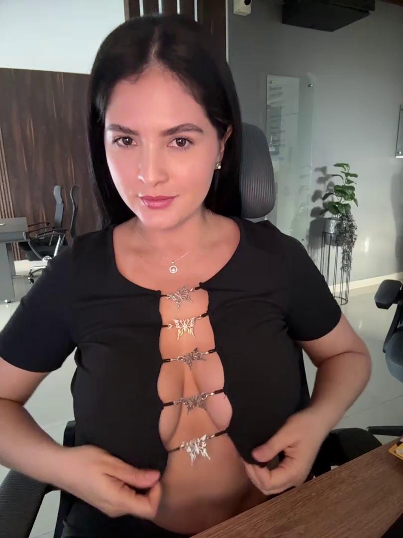 Carolina_Novoa Stripchat recording at 2025-09-29 00:00:00